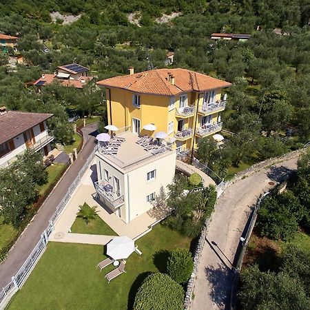 La Pervinca Apartments Malcesine Bagian luar foto