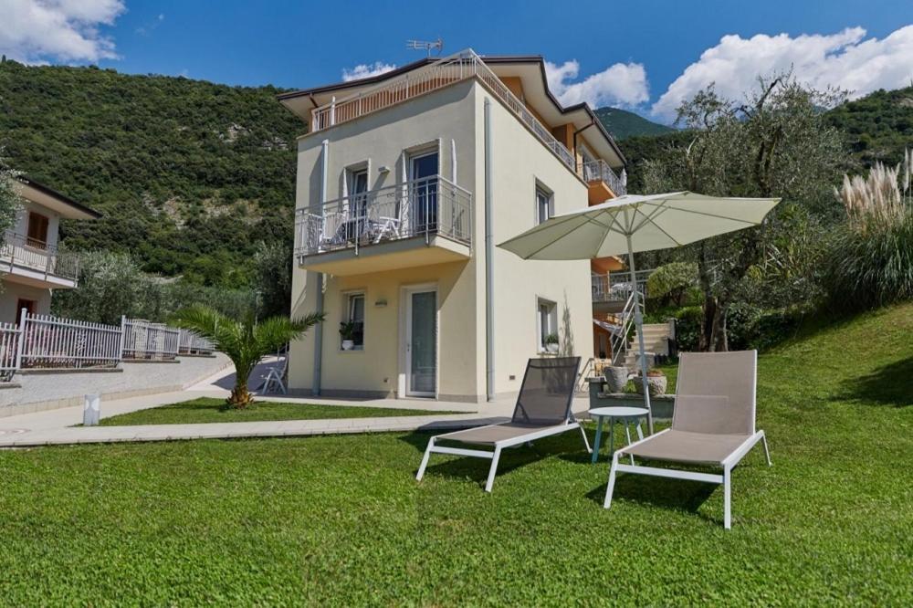 La Pervinca Apartments Malcesine Bagian luar foto