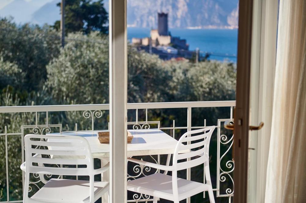 La Pervinca Apartments Malcesine Bagian luar foto