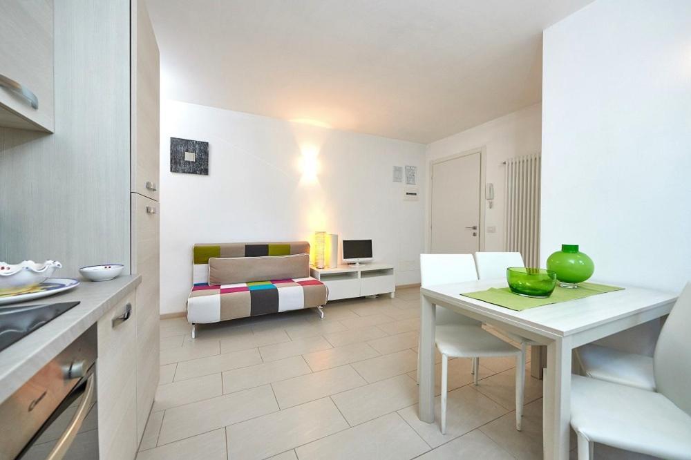 La Pervinca Apartments Malcesine Bagian luar foto